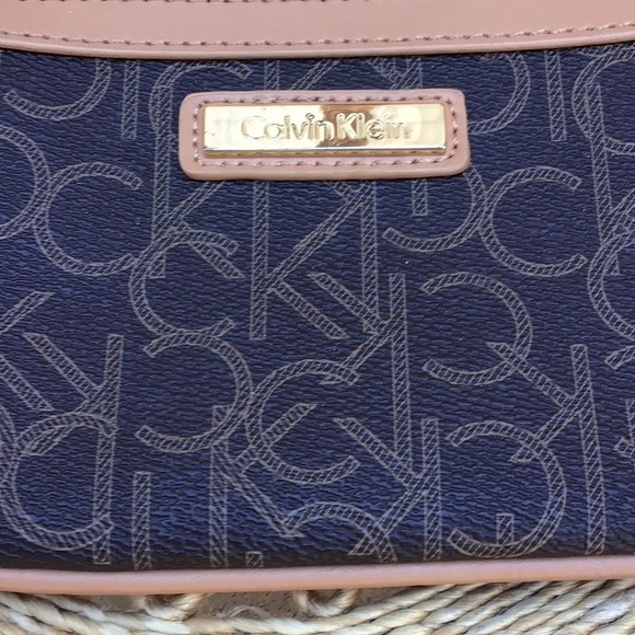 Sale! CK Wristlet & Three Bags Bundle! PLUS Free Gift!! - Picture 4 of 16
